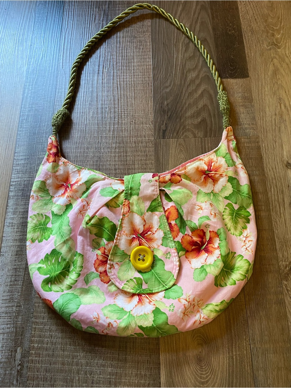 Source Unknown Pink Floral Shoulder Bag with Green Leaves and Yellow Button